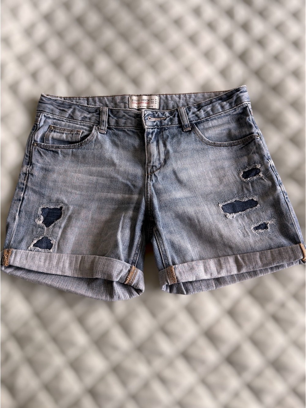 Zara Light Blue Distressed Rolled-Hem Denim Shorts Size US 4